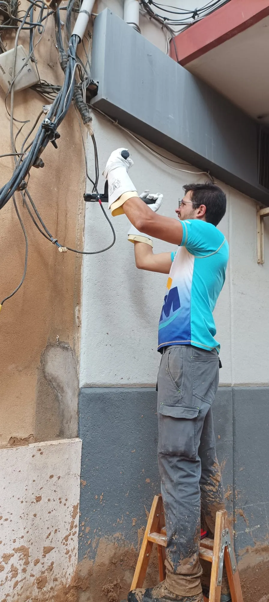Aitor trabajando en una centralización de contadores